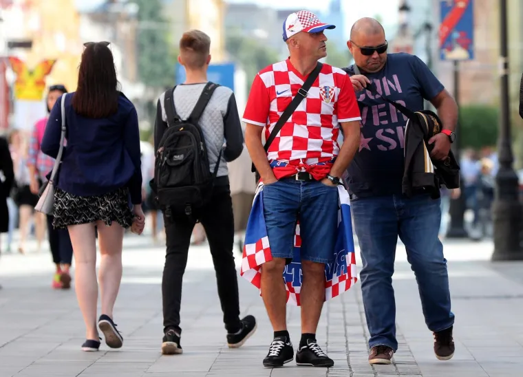 Odlična atmosfera: Hrvatski navijači počeli se okupljati u Njižni Novgorodu