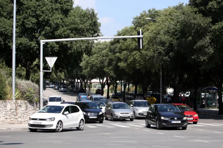 Split: Promet na križanju Vukovarske i Dubrovačke odvijao se bez pote&scaron;koća