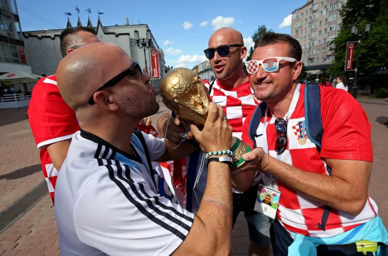 HRVATSKI NAVIJAČI PREPLAVILI NIŽNJI NOVGOROD: Počinje euforija uoči sraza sa Argentinom