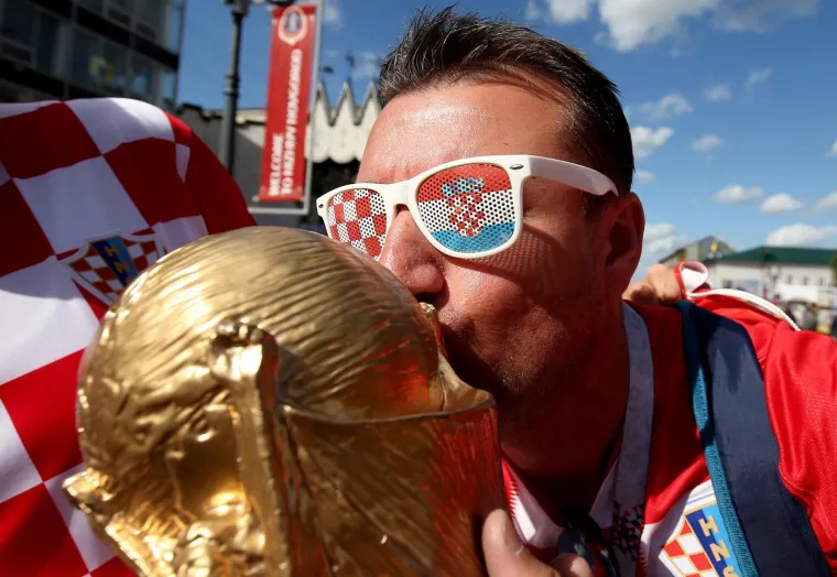 HRVATSKI NAVIJAČI PREPLAVILI NIŽNJI NOVGOROD: Počinje euforija uoči sraza sa Argentinom