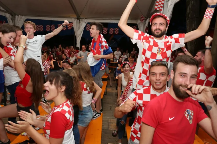 HRVATSKA JE GORILA NAKON POBJEDE VATRENIH: Pogledajte kako se slavila pobjeda protiv Argentine