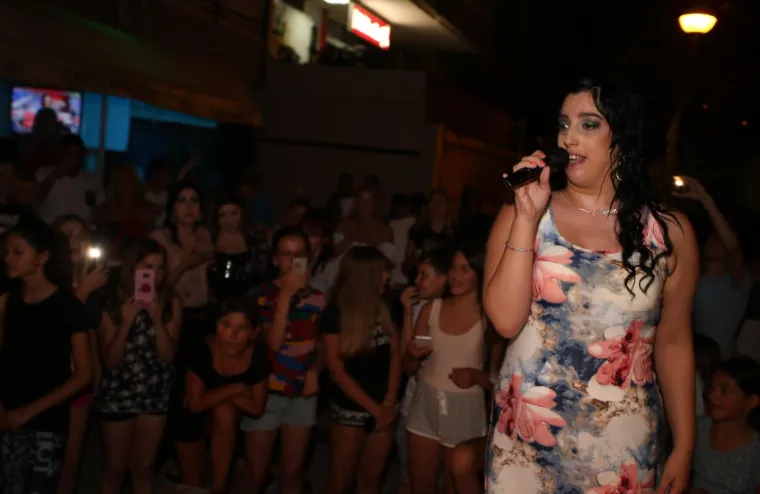NIKOLINA IZ 'LJUBAV JE NA SELU' ODRŽALA KONCERT: Sve zanima jedna stvar - gdje je Jovica?