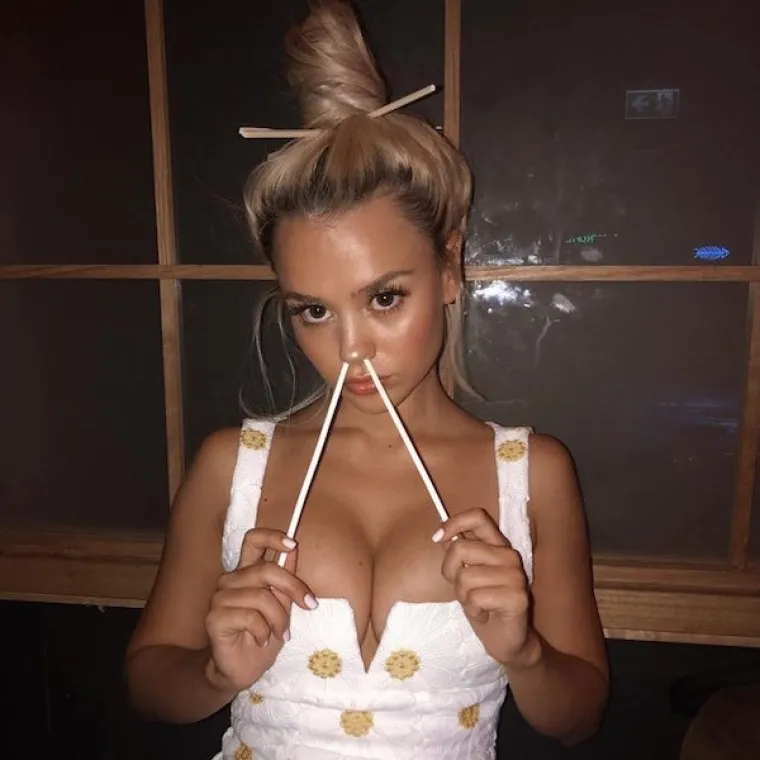 PRIDRUŽITE SE REVOLUCIJI: Odbacile su grudnjake jer ne žele biti sputane