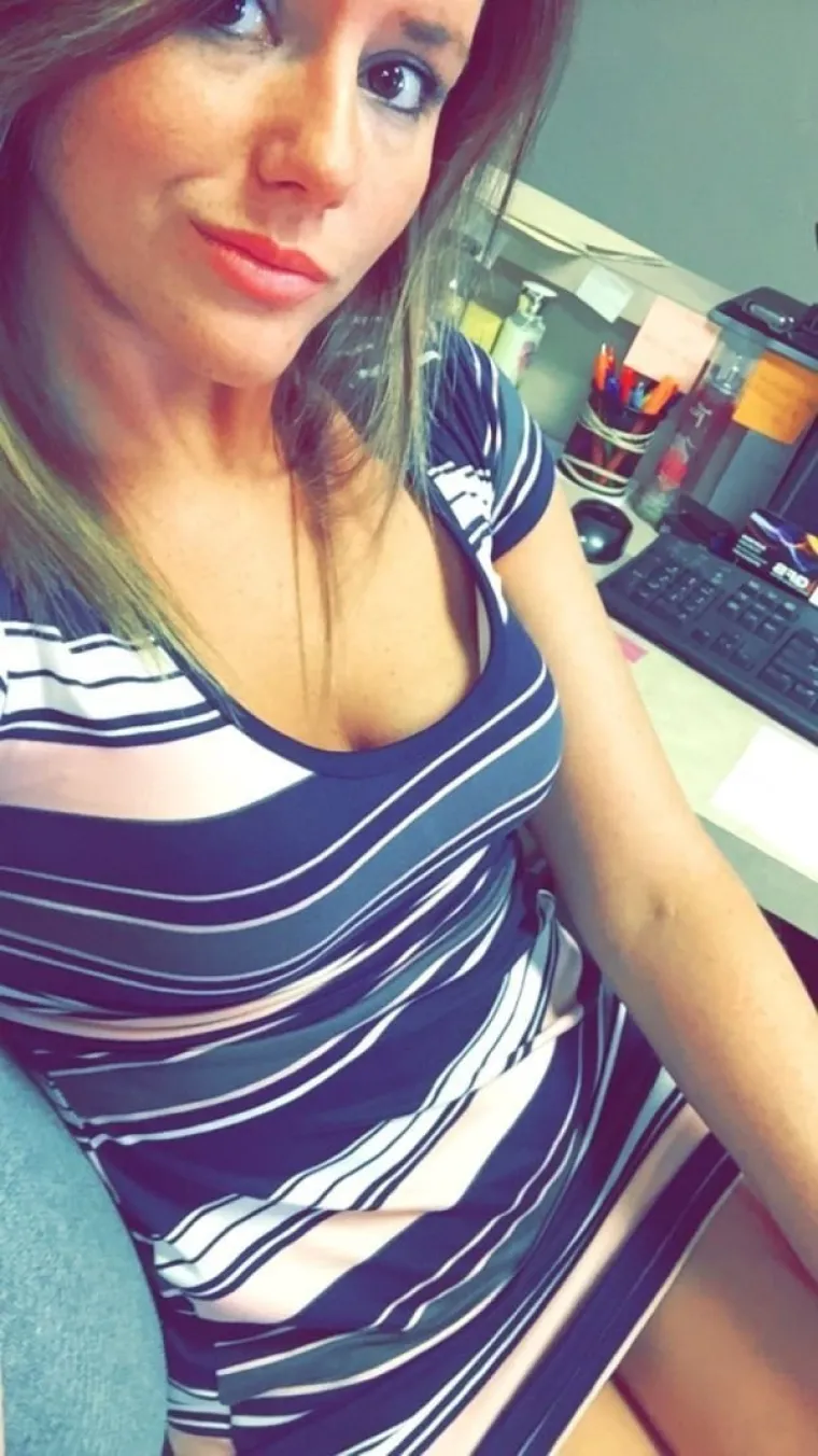 &Scaron;TRAJK KOJEG POSLODAVCI SIGRUNO NE ŽELE PREKINUTI: Protiv radnog vikenda prosvjeduju seksi selfijima