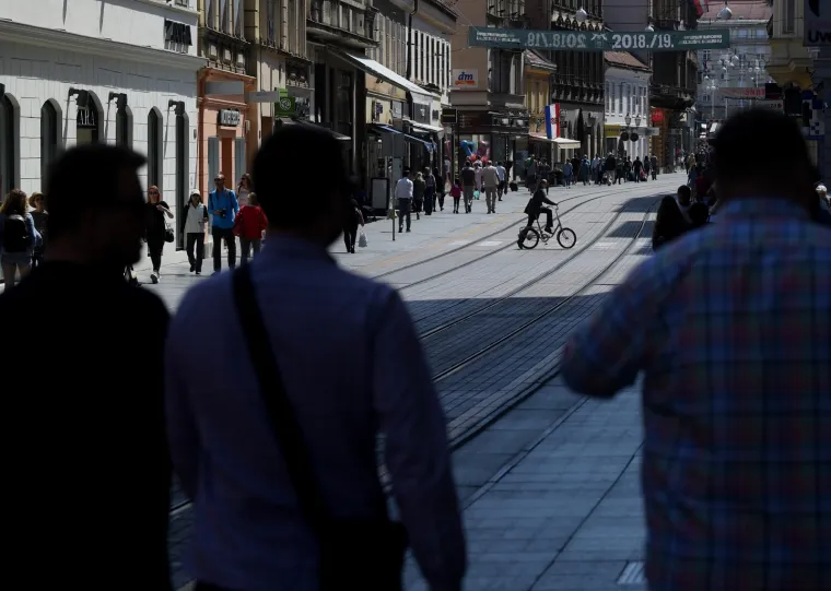 Zagreb: Zbog produženog vikenda subotnja špica znatno je praznija 23.06.2018.