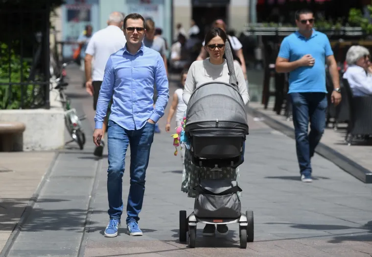 PRODUŽENI VIKEND ISPRAZNIO GRAD: Ovako izgleda subotnja špica kad svi odu na more