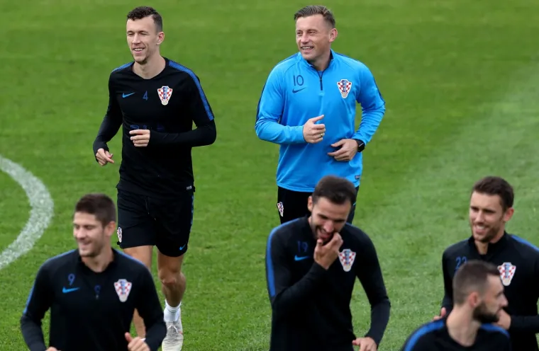 TRENING NEPOBJEDIVIH: Hrvatski nogometa&scaron;i pripremaju se za ogled protiv Islanda, atmosfera je odlična