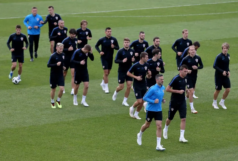 TRENING NEPOBJEDIVIH: Hrvatski nogometa&scaron;i pripremaju se za ogled protiv Islanda, atmosfera je odlična