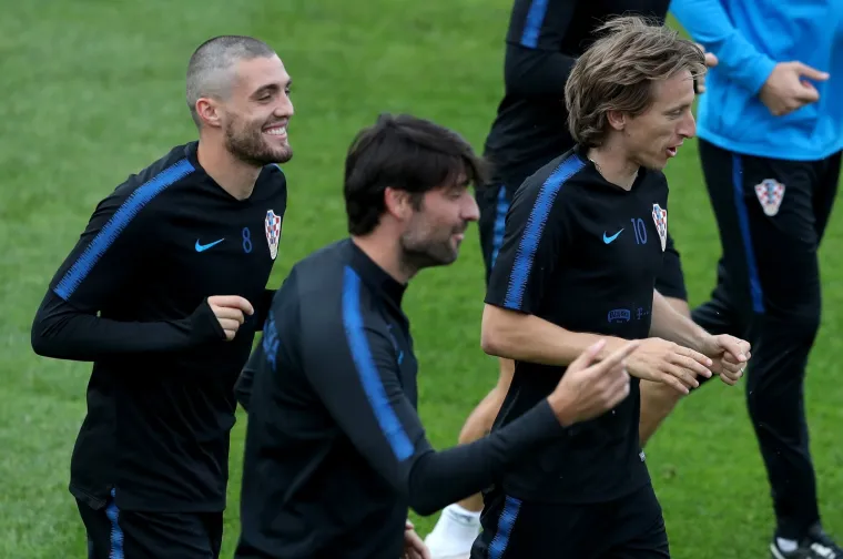 TRENING NEPOBJEDIVIH: Hrvatski nogometa&scaron;i pripremaju se za ogled protiv Islanda, atmosfera je odlična