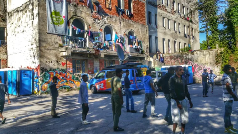 FOTO RTL Danas u kampu u Bihaću u kojem broj migranata konstantno raste!