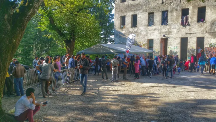 FOTO RTL Danas u kampu u Bihaću u kojem broj migranata konstantno raste!