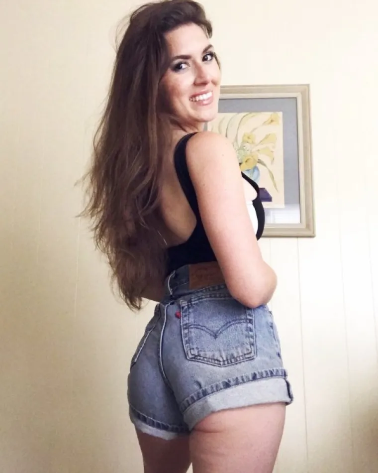 J.LO IMA OPASNU KONKURENCIJU: Drske ljepotice pokazale savr&scaron;ene guze