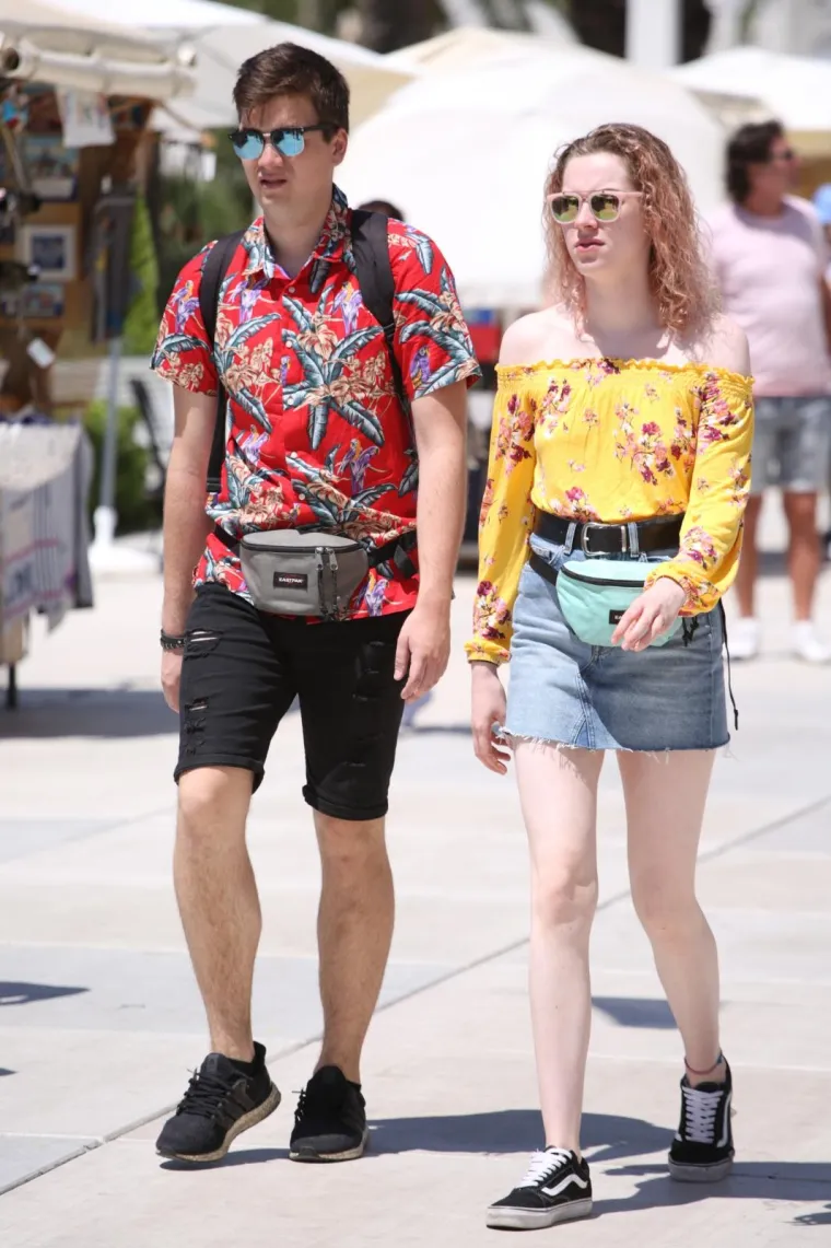 SUNČANI VIKEND U SPLITU: Ljepotice i turisti preplavili rivu