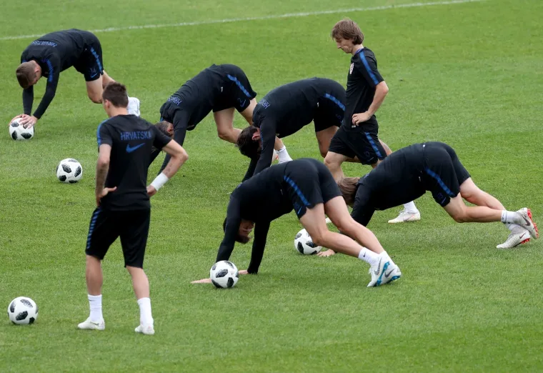 VATRENI ODRADILI TRENING U RO&Scaron;ČINU: Atmosfera je sjajna uoči Islanda