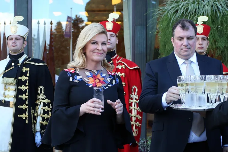 VELIKA FOTOGALERIJA: Evo kako je izgledao prijem kod predsjednice za Dan državnosti