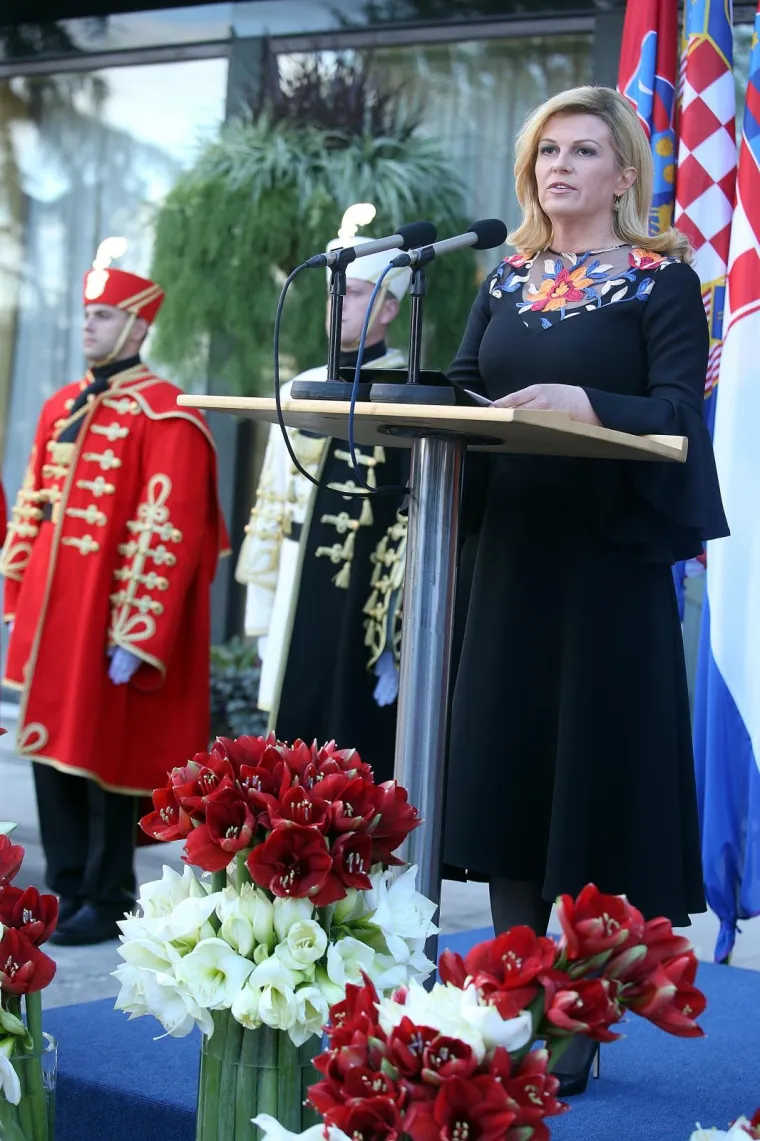 VELIKA FOTOGALERIJA: Evo kako je izgledao prijem kod predsjednice za Dan državnosti