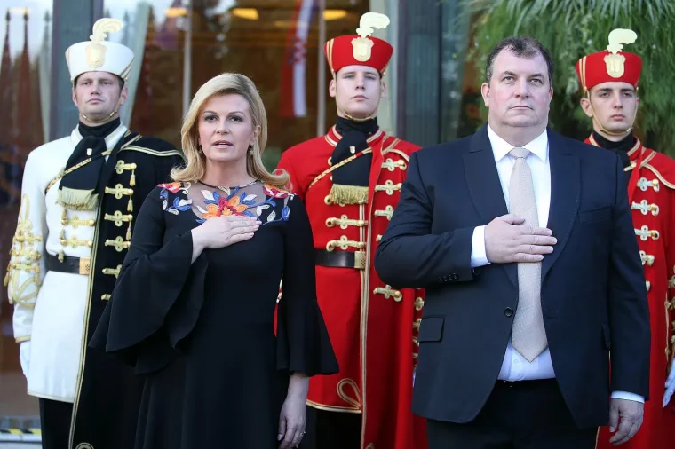 VELIKA FOTOGALERIJA: Evo kako je izgledao prijem kod predsjednice za Dan državnosti