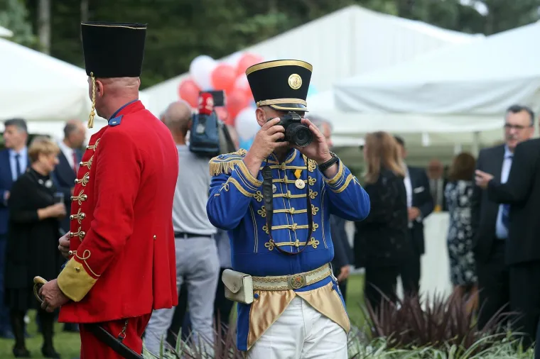 VELIKA FOTOGALERIJA: Evo kako je izgledao prijem kod predsjednice za Dan državnosti