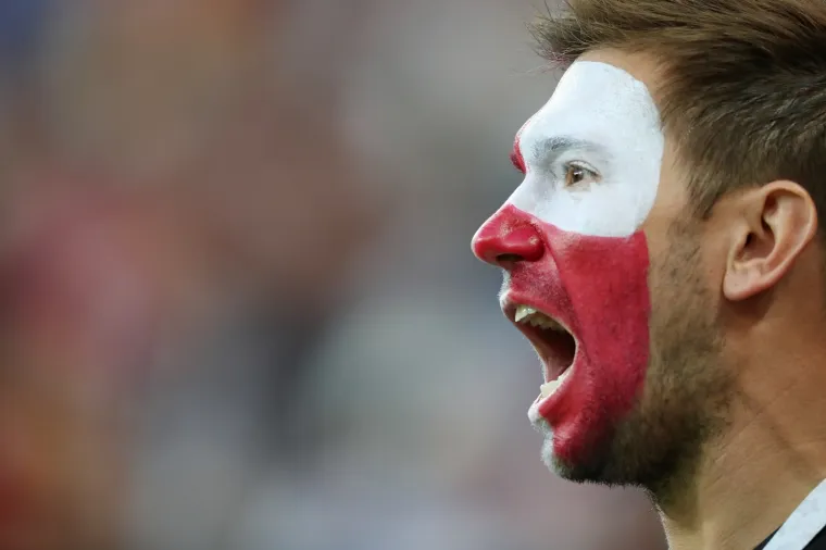 ATMOSFERA NA TRIBINAMA: Navijači bodre neporažene Vatrene