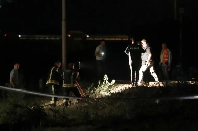 U naletu vlaka kod Sesveta poginula osoba