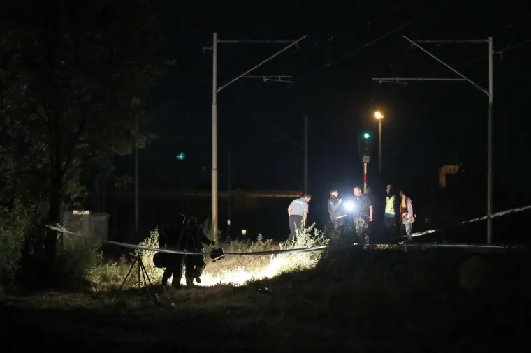 U naletu vlaka kod Sesveta poginula osoba