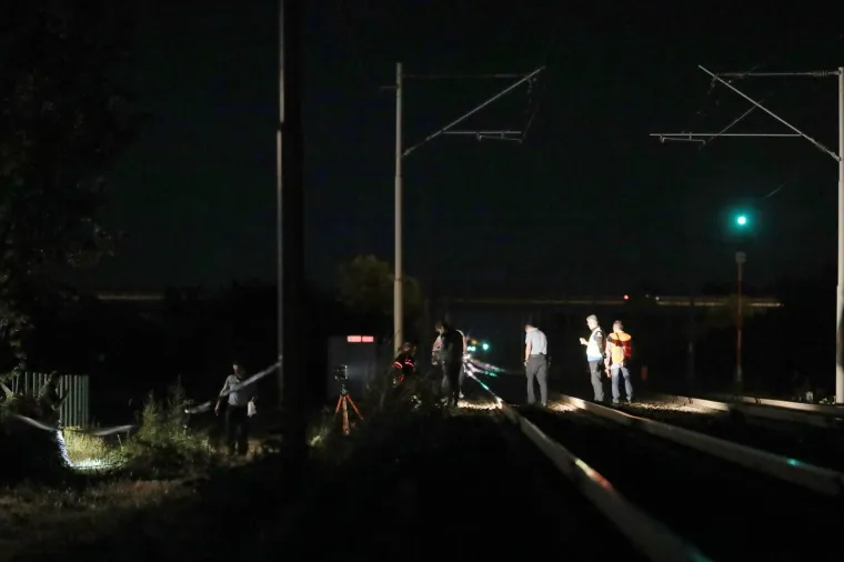 U naletu vlaka kod Sesveta poginula osoba