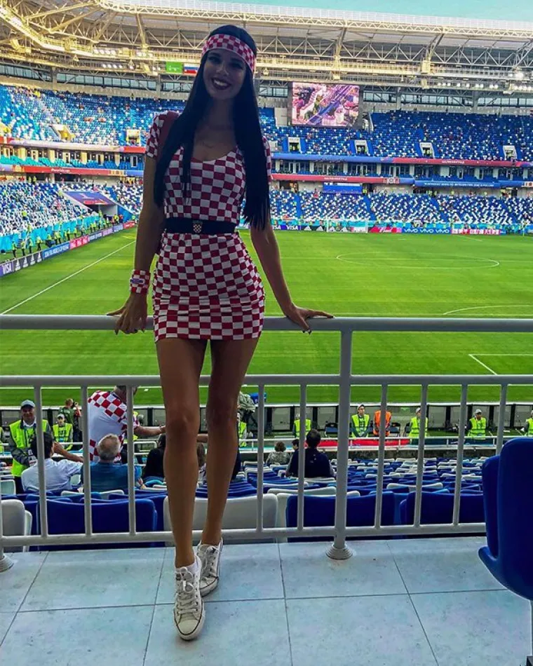 ONE ZASLUŽUJU TROFEJ! Seksi navijačice znaju jako dobro kako zagrijati publiku