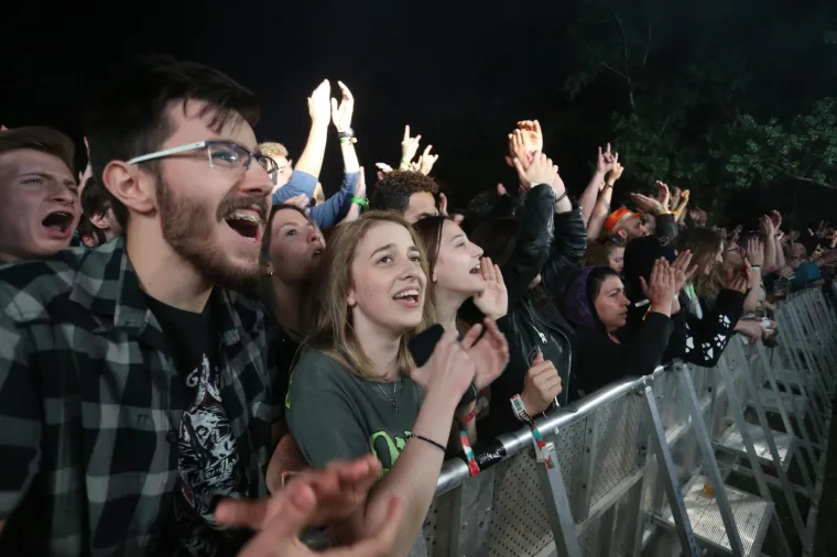 ZAPOČEO JE 13. INMUSIC FESTIVAL: Posjetitelji oduševljeni nastupom benda Queens of the Stone Age