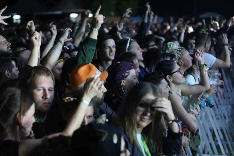 ZAPOČEO JE 13. INMUSIC FESTIVAL: Posjetitelji oduševljeni nastupom benda Queens of the Stone Age