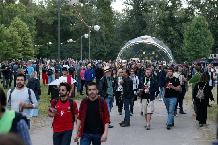 ZAPOČEO JE 13. INMUSIC FESTIVAL: Posjetitelji odu&scaron;evljeni nastupom benda Queens of the Stone Age