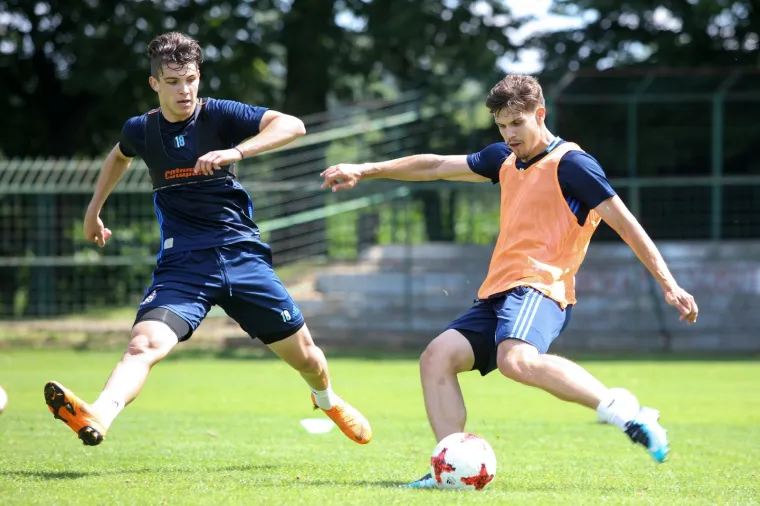 DOK VATRENI IGRAJU, DINAMOVCI SE PRIPREMAJU: Modri odradili trening u Moravskim Toplicama