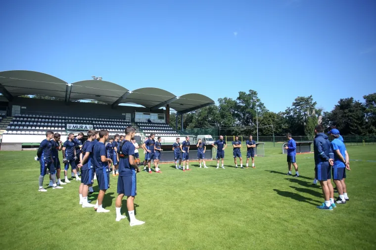 DOK VATRENI IGRAJU, DINAMOVCI SE PRIPREMAJU: Modri odradili trening u Moravskim Toplicama