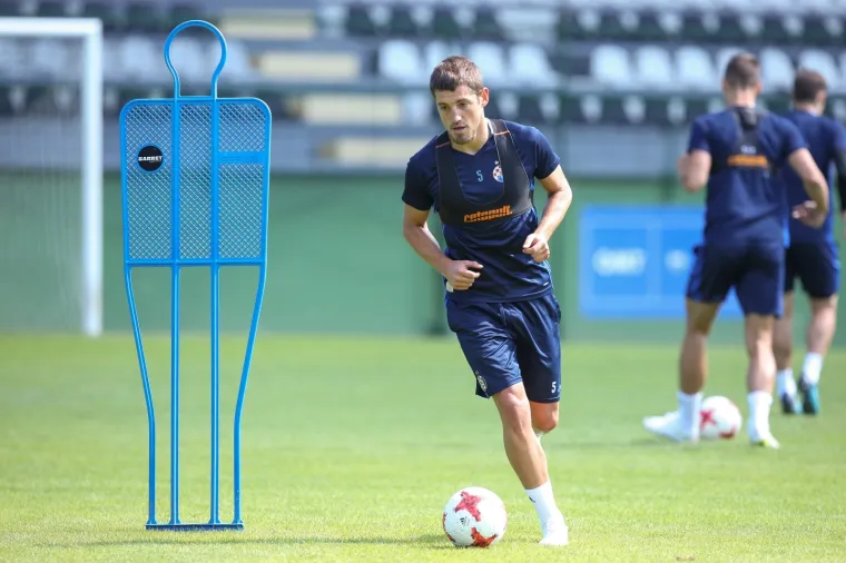 DOK VATRENI IGRAJU, DINAMOVCI SE PRIPREMAJU: Modri odradili trening u Moravskim Toplicama