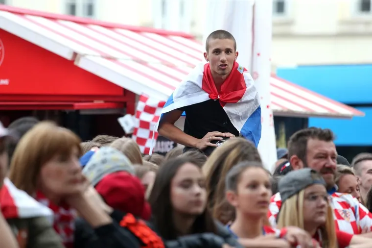 26.06.2018., Zagreb - U fan zoni "Budi ponosan" na Trgu bana Josipa Jelacica.
