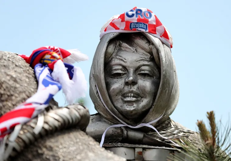 SPREMNI ZA VATRENU ATMOSFERU? ONI JESU! I Rostov na Donu obojan hrvatskim bojama, pogledajte raspoloženje navijača pred utakmicu