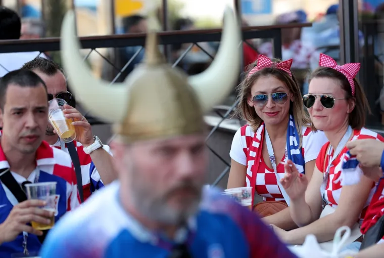 SPREMNI ZA VATRENU ATMOSFERU? ONI JESU! I Rostov na Donu obojan hrvatskim bojama, pogledajte raspoloženje navijača pred utakmicu