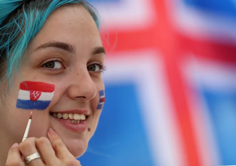 SPREMNI ZA VATRENU ATMOSFERU? ONI JESU! I Rostov na Donu obojan hrvatskim bojama, pogledajte raspoloženje navijača pred utakmicu