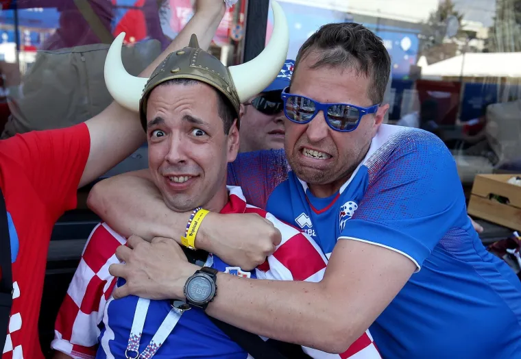 SPREMNI ZA VATRENU ATMOSFERU? ONI JESU! I Rostov na Donu obojan hrvatskim bojama, pogledajte raspoloženje navijača pred utakmicu