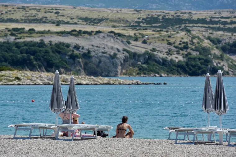 HOROR NA ZRĆU: Na plaži ubijen britanski državljanin, jo&scaron; dvojica ozlijeđena