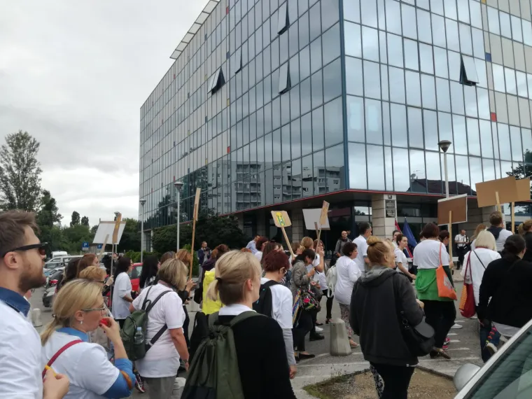 Učitelji i stručni suradnici koji rade u posebnim odgojno-obrazovnim ustanovama za prošli mjesec dobili su i do 600 kuna manju plaću