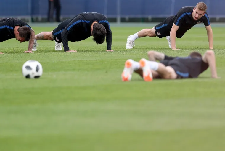 VATRENI KOMPLETNI I U DOBROM RASPOLOŽENJU UOČI DANSKE: Odrađen je posljednji trening u Ro&scaron;činu