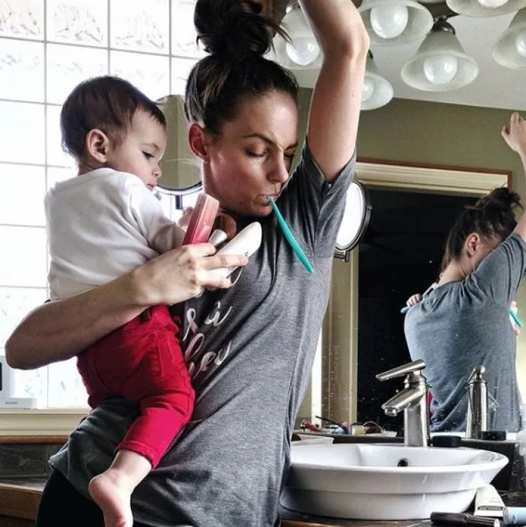 U svijetu punom 'savr&scaron;enih' roditelja, jedna mama pokazuje borbu s umorom kroz humor