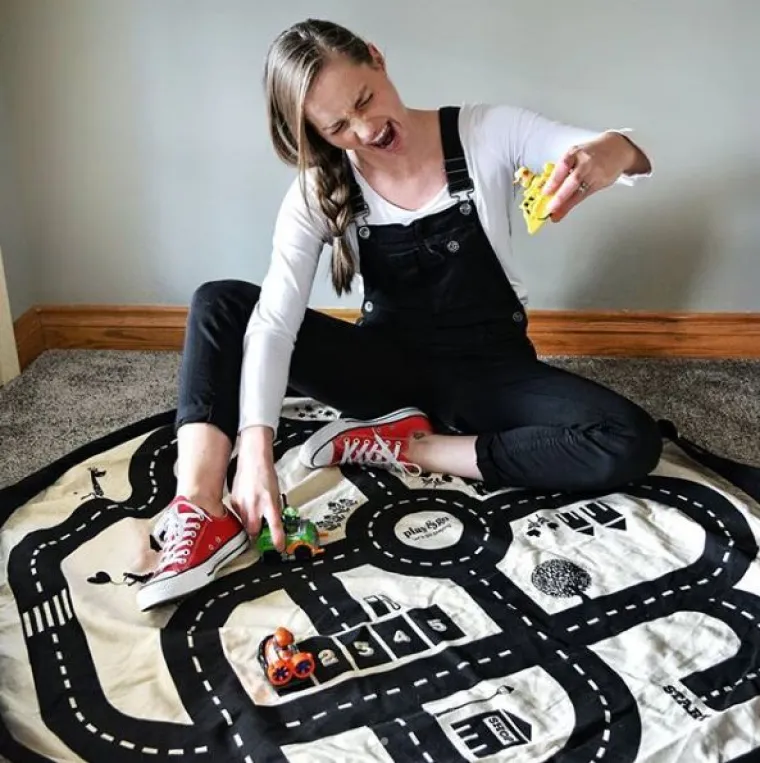 U svijetu punom 'savr&scaron;enih' roditelja, jedna mama pokazuje borbu s umorom kroz humor