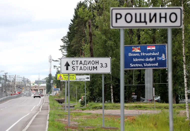 Poruke podr&scaron;ke Vatrenima dolaze sa svih strana, ovaj put s plakata na izlazu iz Ro&scaron;čina