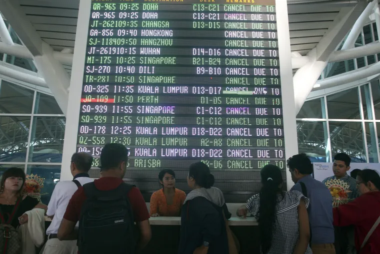 Eruptirao vulkan na Baliju: Oko 75.000 turista zapelo u zračnoj luci