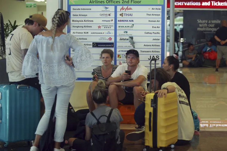 Eruptirao vulkan na Baliju: Oko 75.000 turista zapelo u zračnoj luci