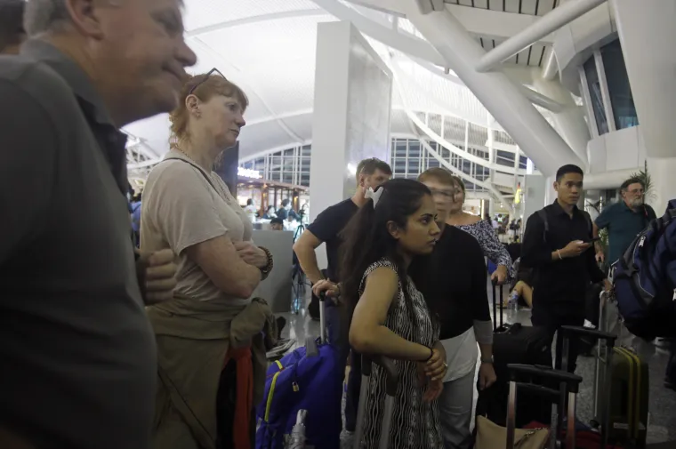 Eruptirao vulkan na Baliju: Oko 75.000 turista zapelo u zračnoj luci