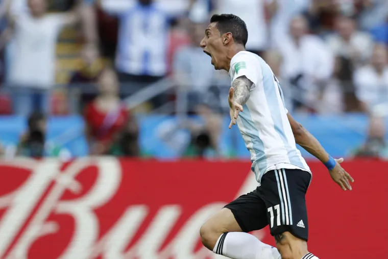 Sraz divova koji su mnogi očekivali u polufinalu ili finalu, s uzbuđenjem pratimo već na samom početku nokaut faze, ali kao i odgovor na pitanje koje postavlja cijeli svijet - može li Messi napokon biti pravi gazda na travnjaku, a ne samo u svlačionici.