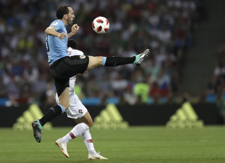 S početkom u 20 sati u Sočiju u borbu za ulazak među osam najboljih krenuli su jo&scaron; uvijek na ovom Svjetskom prvenstvu neporaženi Urugvaj i opasni Portugal