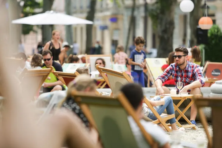 Ljetni ambijent Zagrebačkog mora knjiga privukao brojne posjetitelje